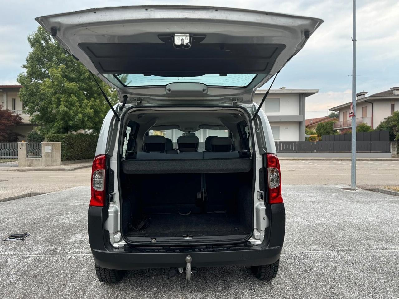 Peugeot Bipper Tepee 1.3 HDi 75 FAP Outdoor -gancio traino