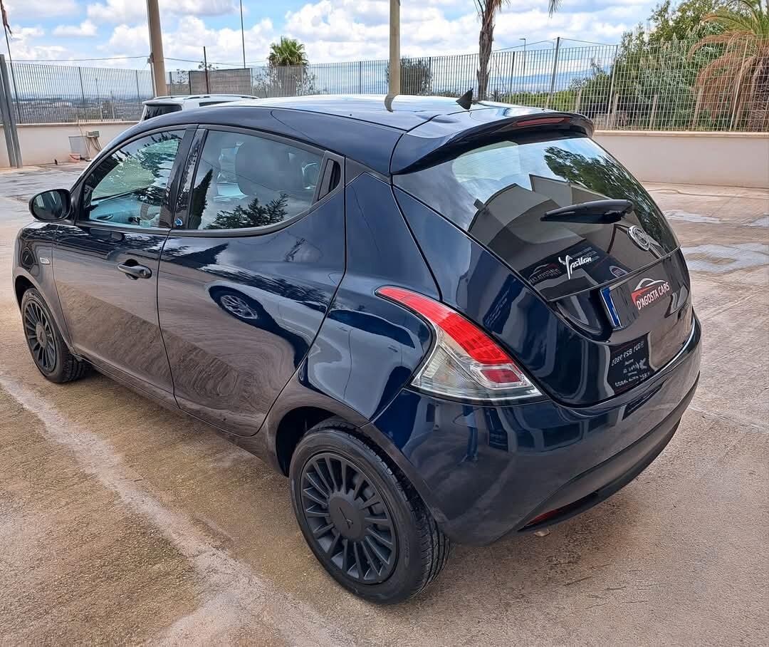 Lancia Ypsilon 1.2 69 CV 5 porte GPL Ecochic Elefantino Blu