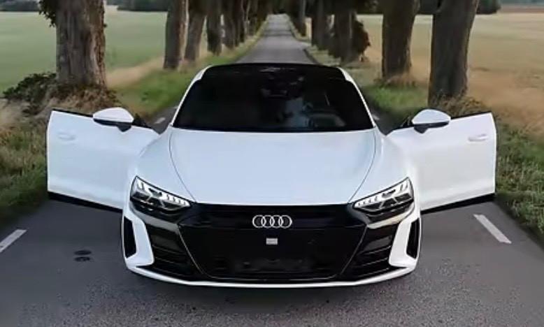 Audi E-tron GT quattro