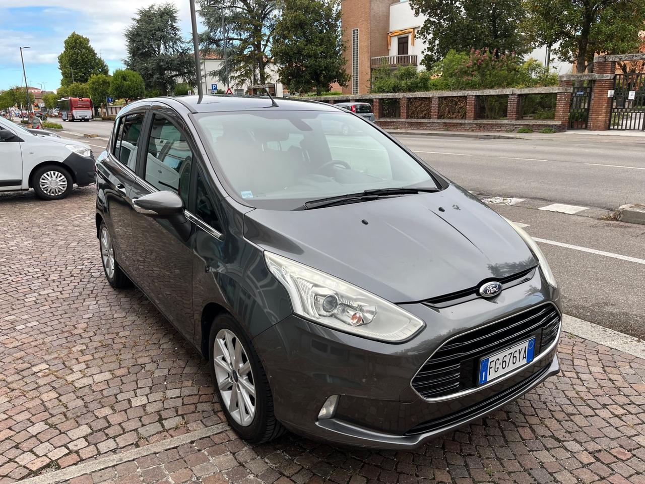 Ford B-max 1.4 90 cv GPL Titanium X