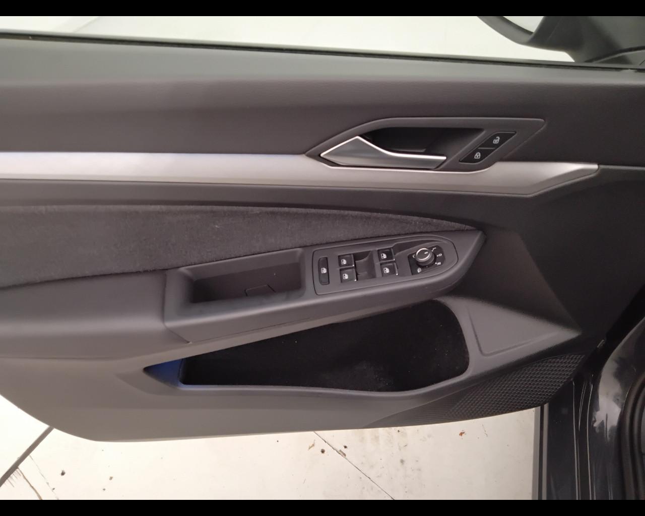 VOLKSWAGEN Golf VIII 2020 Variant - Golf Variant 2.0 tdi Life 115cv dsg