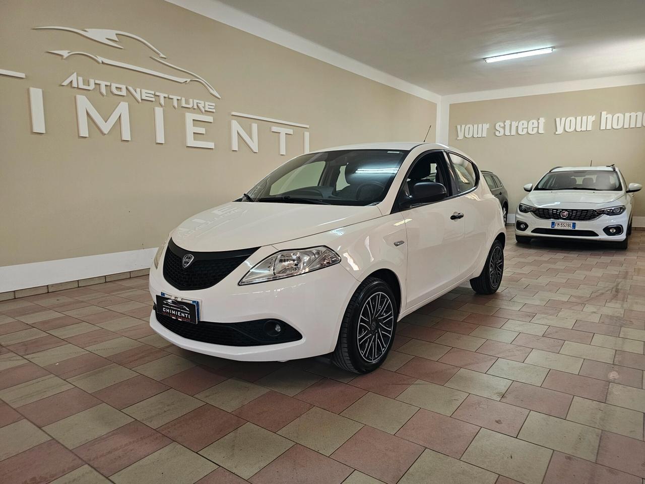 Lancia Ypsilon 1.2 69 CV 5 porte Gold