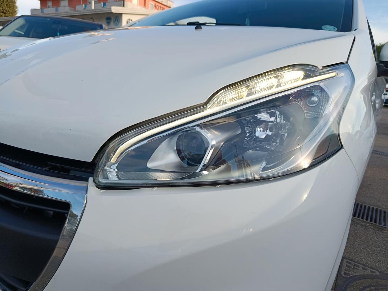 Peugeot 208 BlueHDi 75cv 5 porte Allure