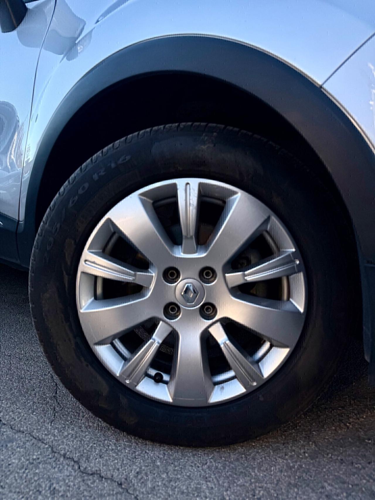 Renault Captur 1.5 dCi 8V 90 CV,Radio Touch Screen,KEYLESS,comandi al volante,cerchi in lega,Sensori di parcheggio,ecc,