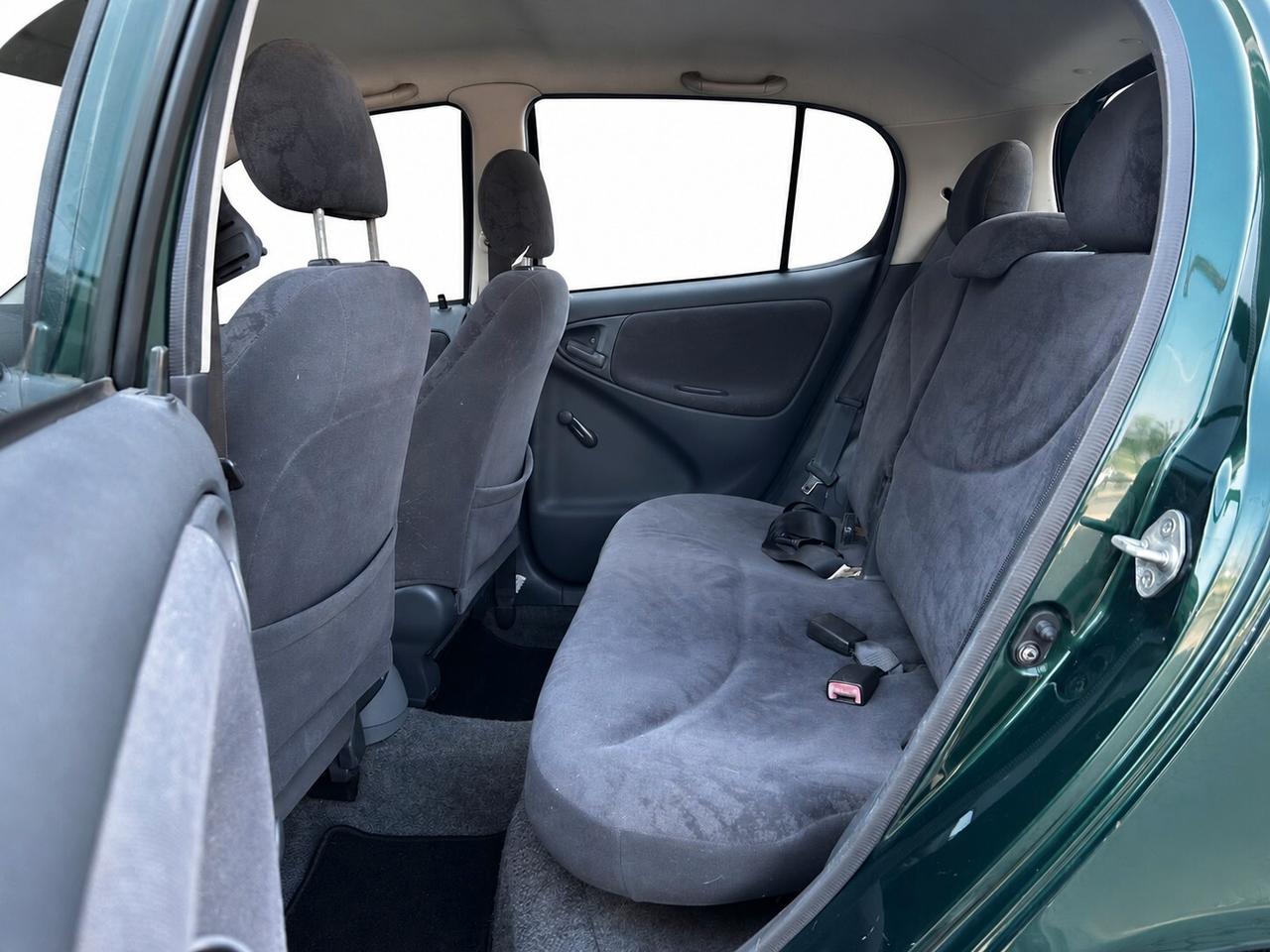Toyota Yaris 1.0i 16V cat 5 porte