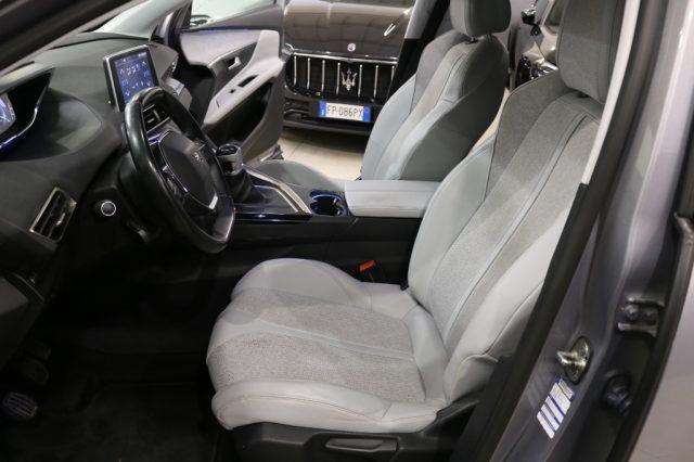 PEUGEOT 3008 BlueHDi 130 S&S Allure "PARI AL NUOVO"