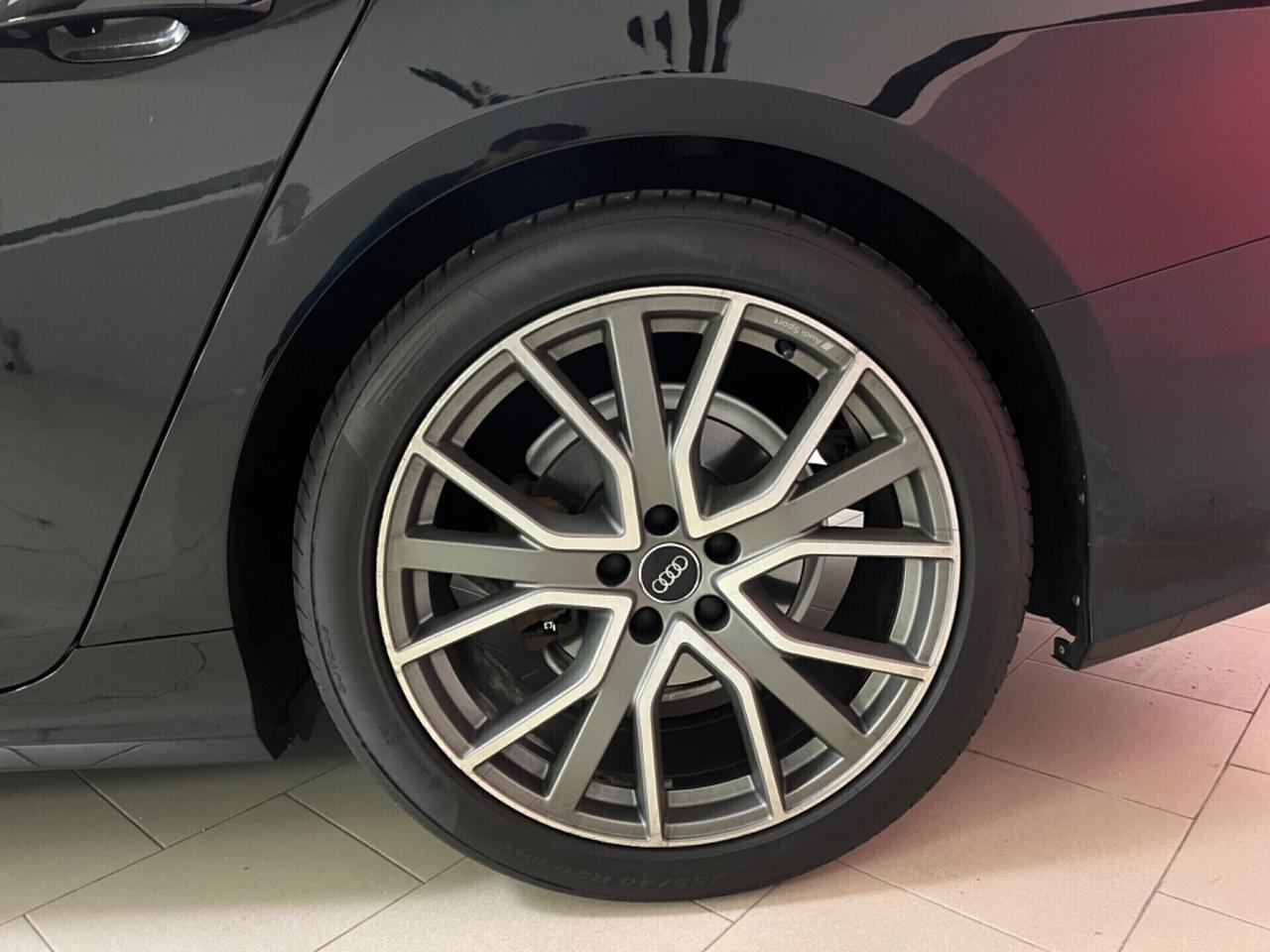 Audi A6 Avant 40 2.0 TDI S line *matrix