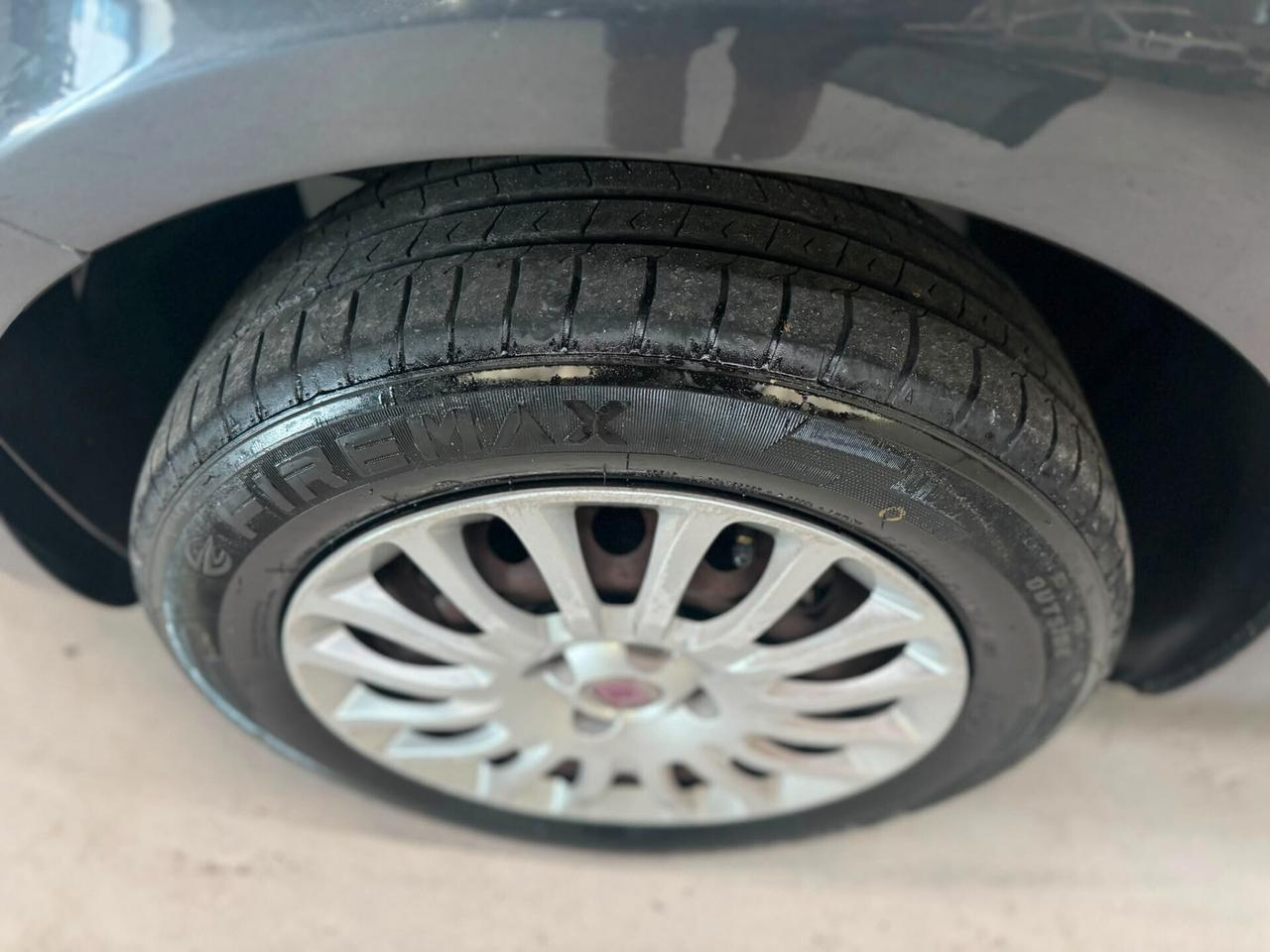 Fiat Punto GRANDE 1.4 5P DYNAMIC NATURAL POWER