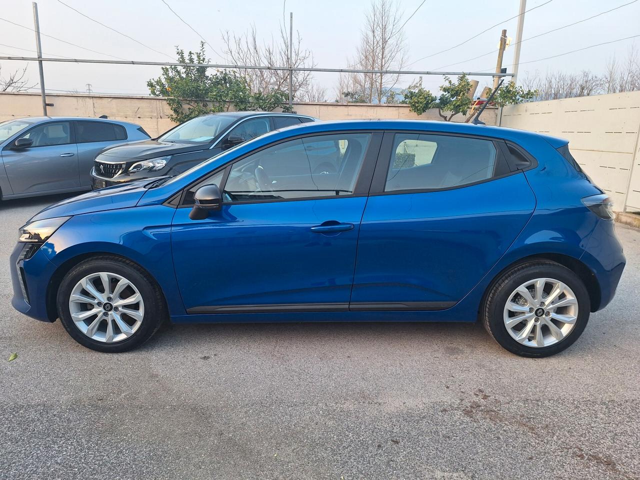 Renault Clio EVOLUTION 1.0 TCe 90cv NAV+RETROCAM. 2025