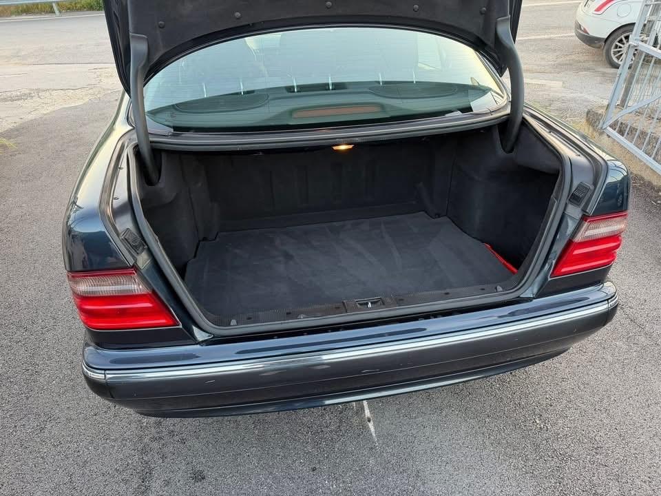 Mercedes-benz E 220 CDI cat Elegance