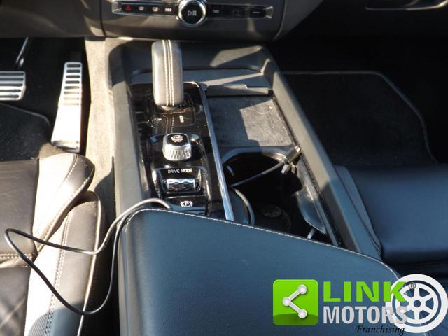 VOLVO XC60 allestimento R-design ben tenuta e manutentata