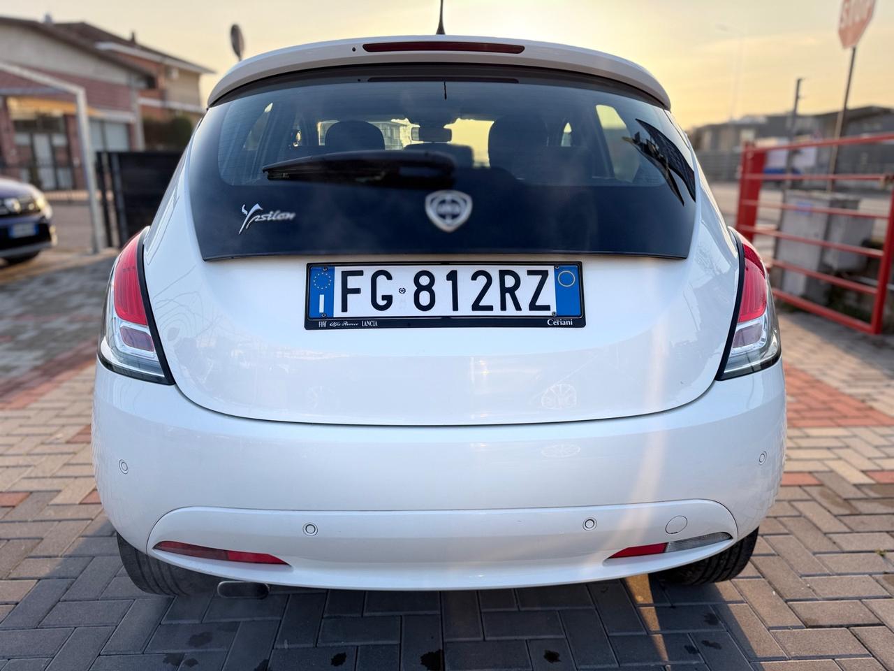 Lancia Ypsilon 1.2 69 CV 5 porte Gold