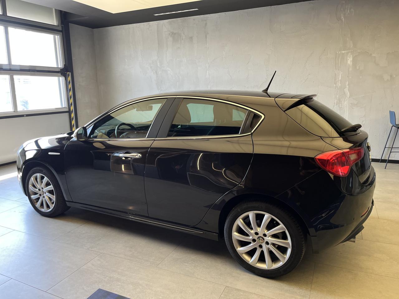 ALFA ROMEO Giulietta III - Giulietta 2.0 jtdm(2) Distinctive 140cv