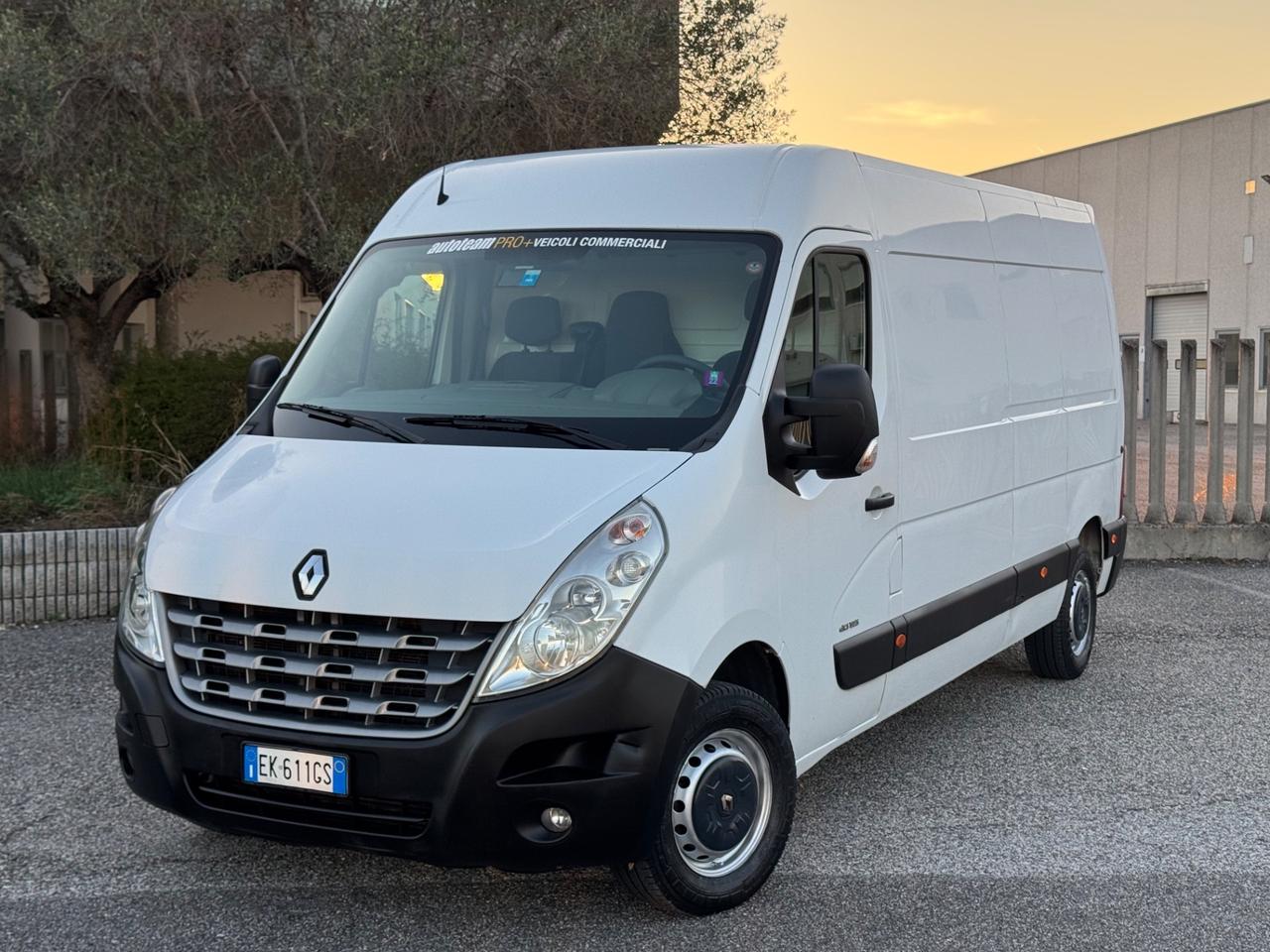 Renault Master 2.3 DCI 125cv L3H2