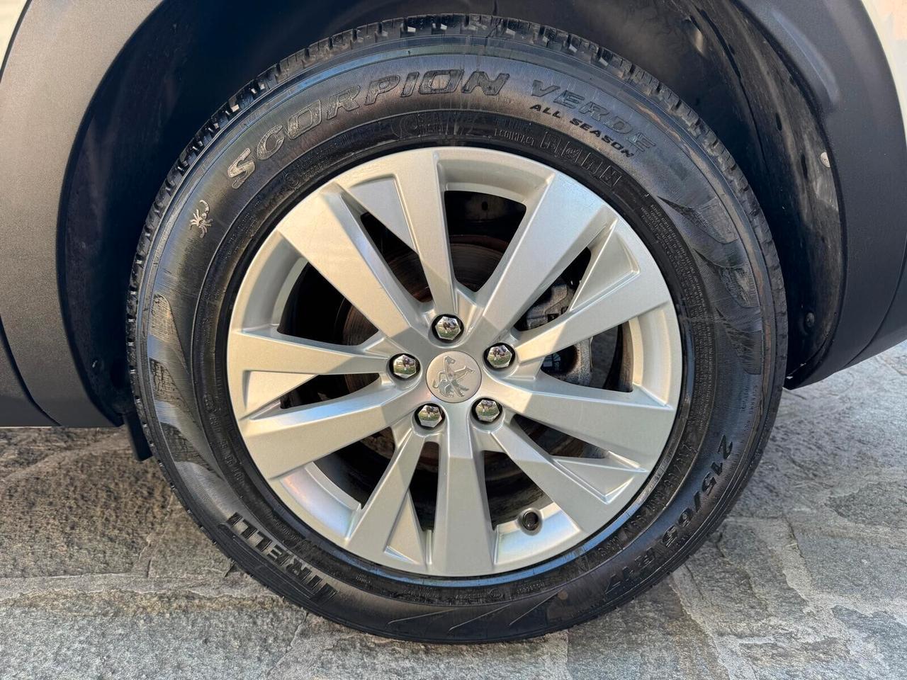 PEUGEOT 3008 BlueHDi 120cv S&S ALLURE