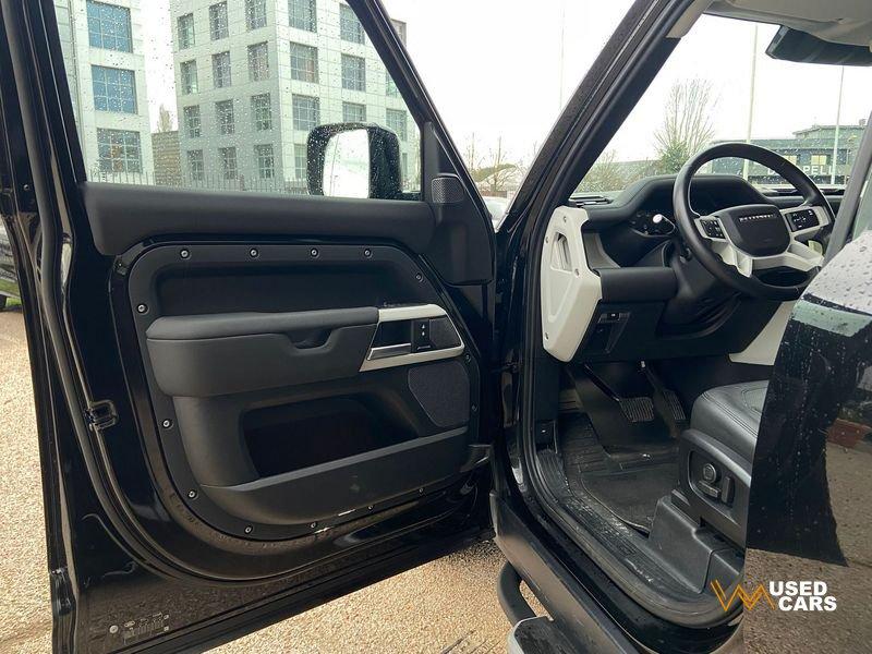 Land Rover Defender Defender 110 3.0D I6 200 CV AWD Auto SE