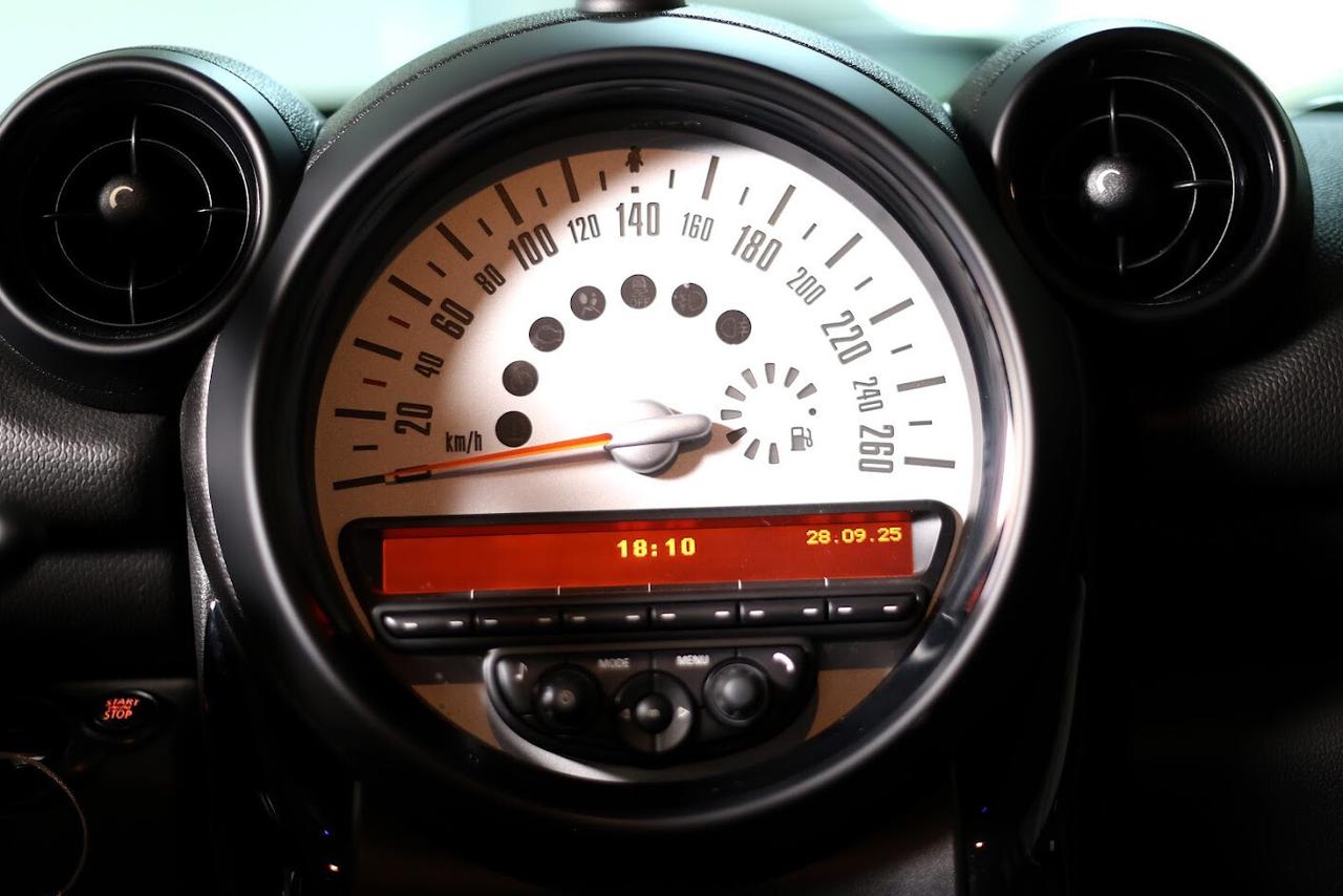 Mini Cooper D Countryman 1.6 Business auto pari al nuovo