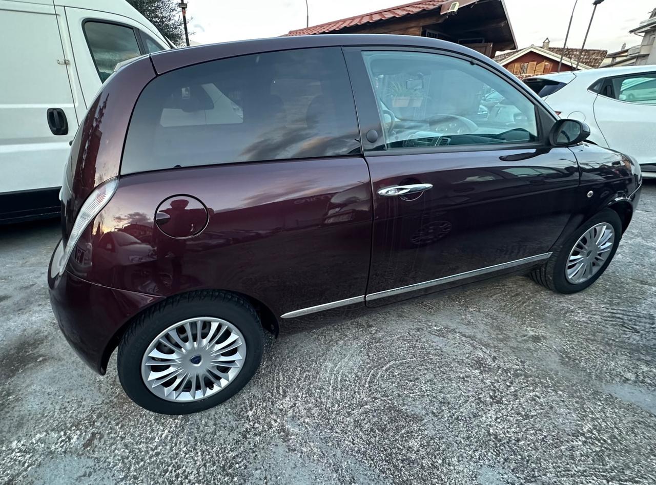 Lancia Ypsilon 1.2 Argento gpl scadenza 2029