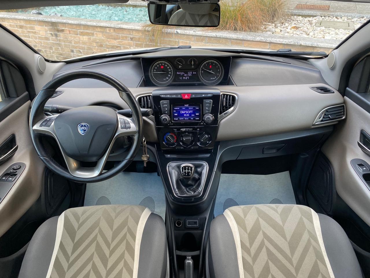 Lancia Ypsilon 1.2 69 CV 5 porte