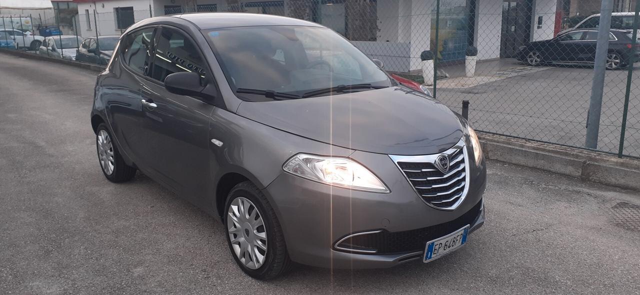 Lancia Ypsilon 1.3 MJT 95 CV 5 porte Silver - Garanzia