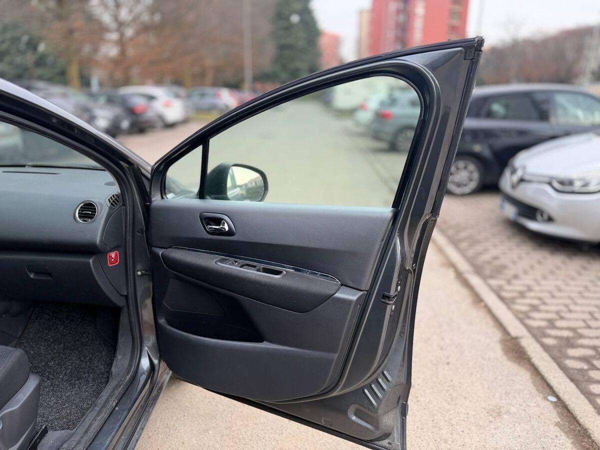 Peugeot 5008 1.6 thp 16v Active (tecno) 156cv