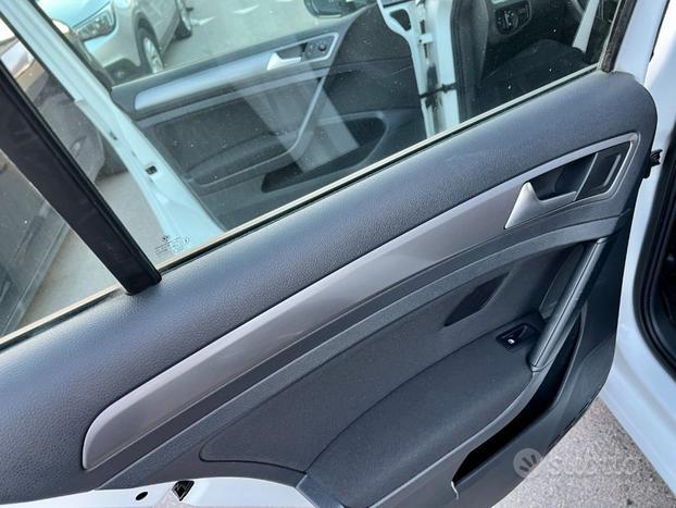 VOLKSWAGEN Golf 1.4 TGI 5p. Comfortline BlueMoti