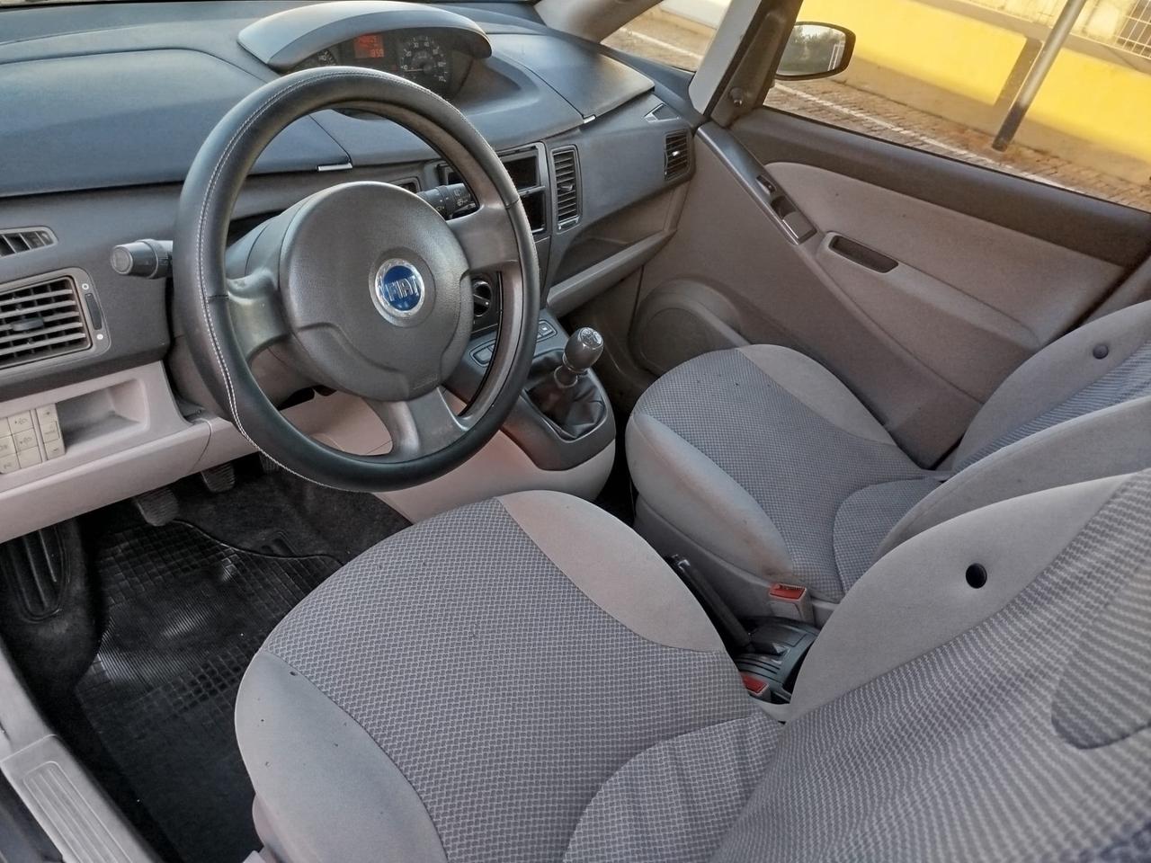 Fiat Idea 1.4 16V Emotion