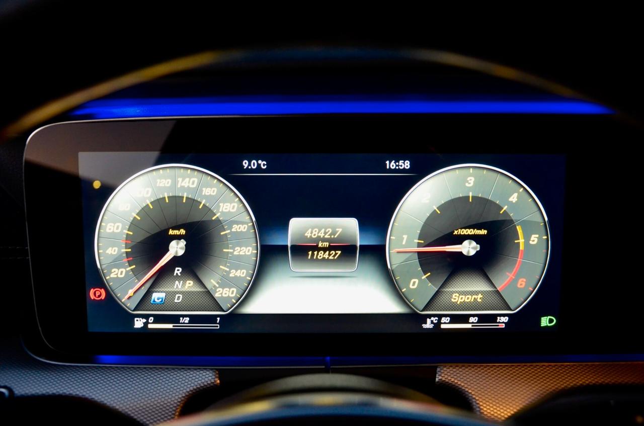 MERCEDES-BENZ E220d PREMIUM AMG 194cv AUTO, SERVICE UFF MERCEDES, UFF ITALIANA, EURO 6C, TOTAL BLACK, FARI FULL LED, RETROCAMERA, PERMUTE