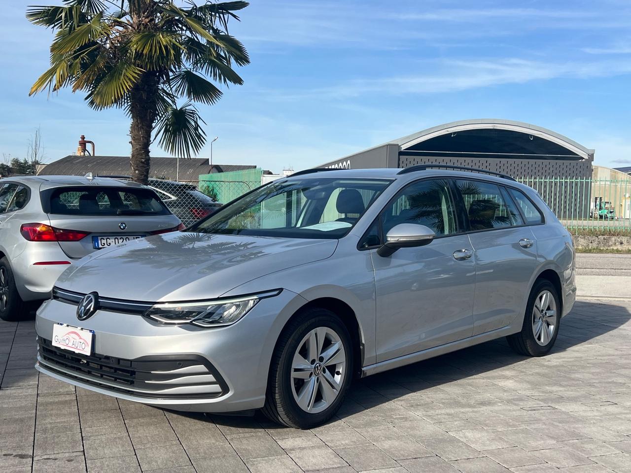 Volkswagen Golf Variant 2.0 TDI SCR Life FINANZIABILE