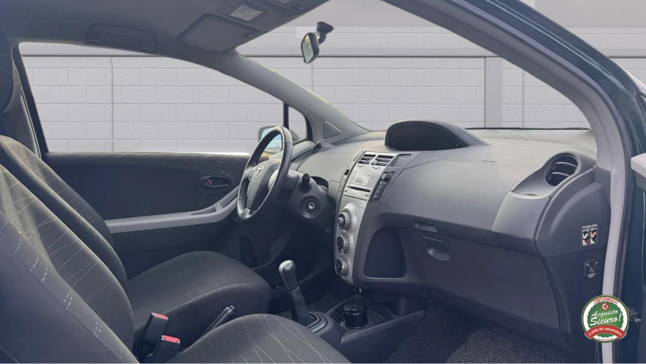 Toyota Yaris 1.0 3 porte Sol