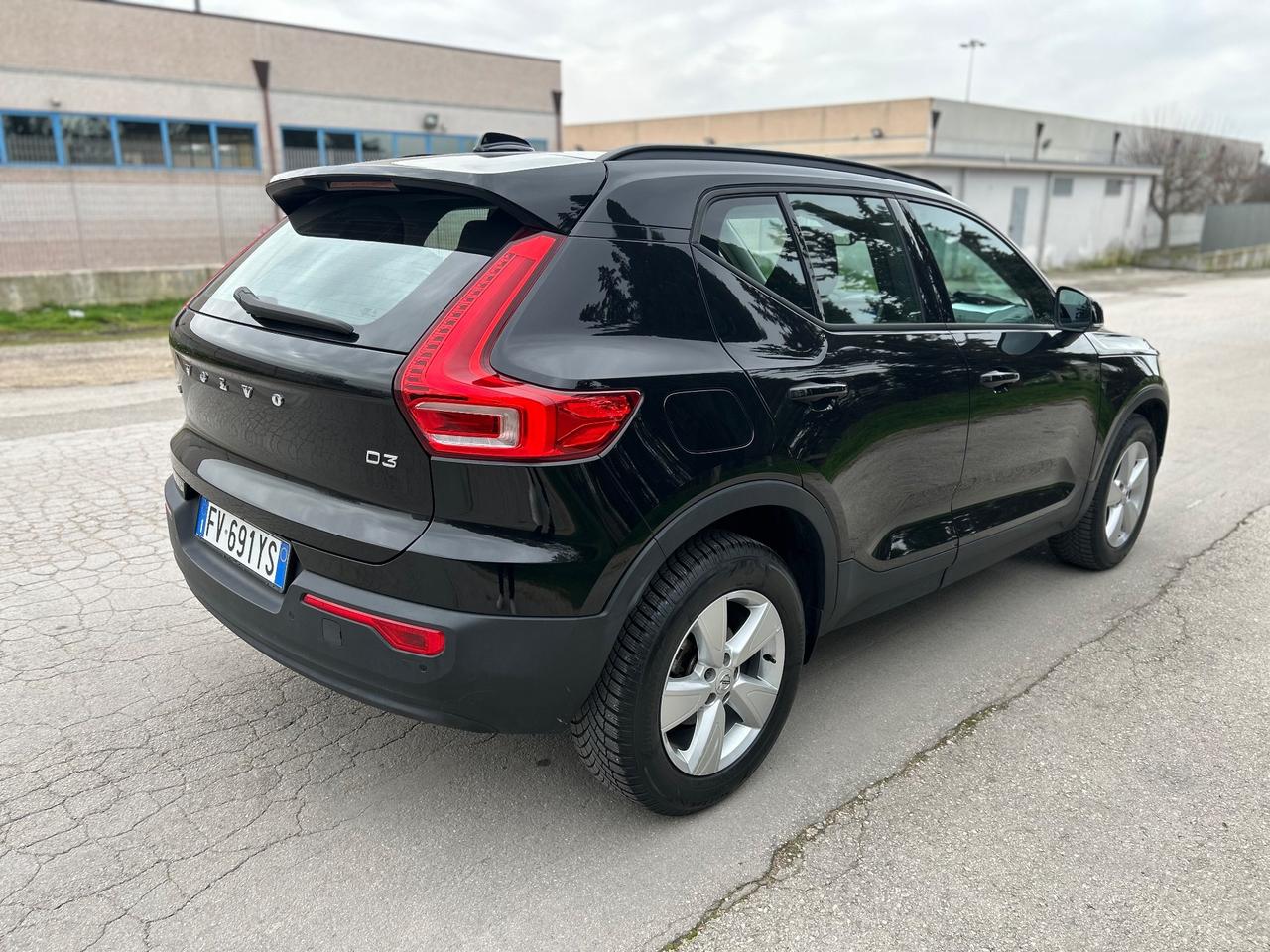 Volvo XC40 D3 AWD Geartronic Inscription PARI AL NUOVO CERTIFICATA