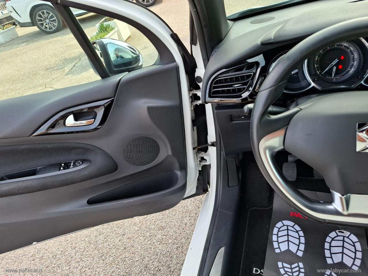 DS AUTOMOBILES DS 3 1.6 HDi 90 So Chic 99