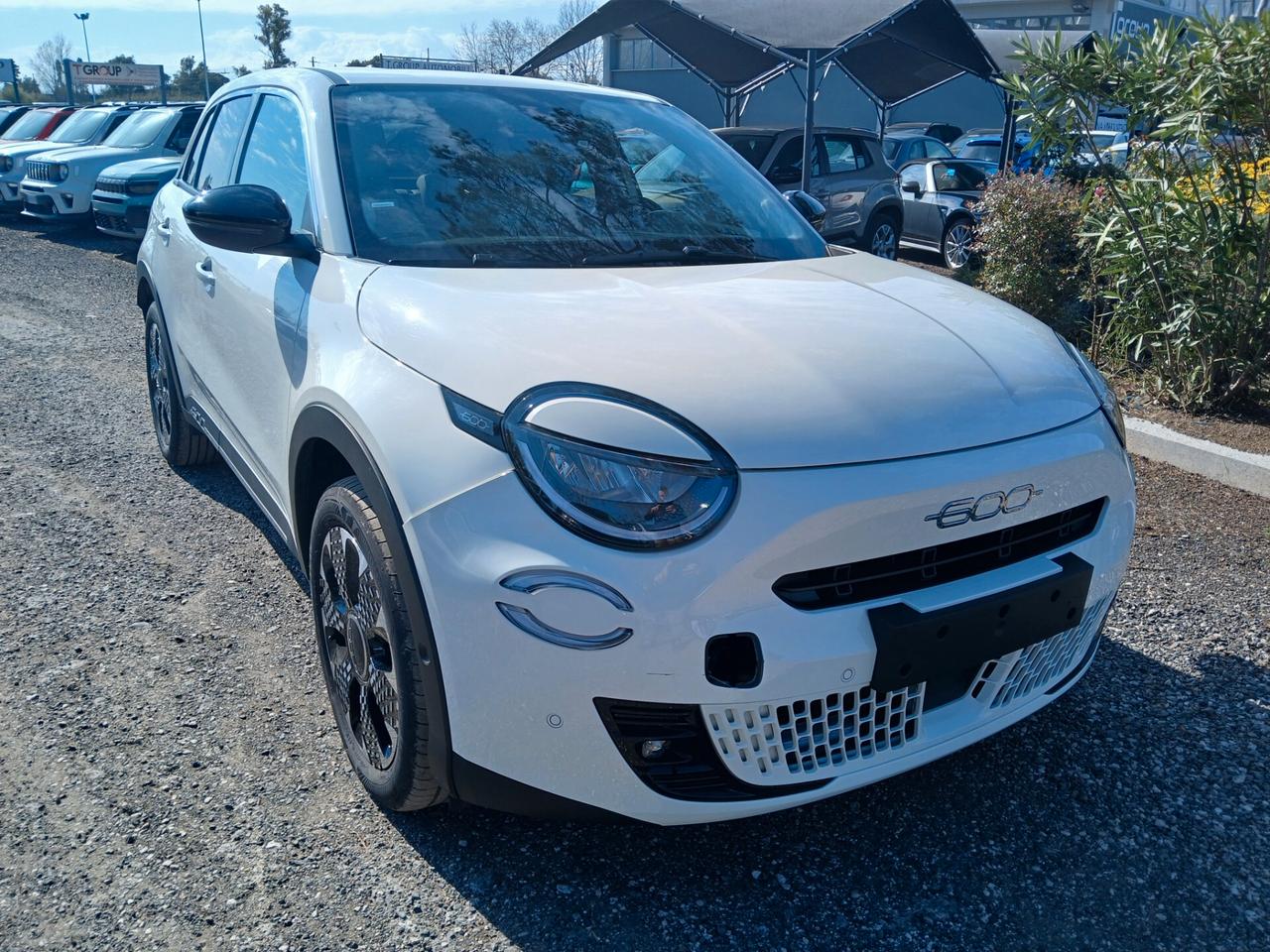 Fiat 600 Hybrid 110 CV DCT MHEV La Prima