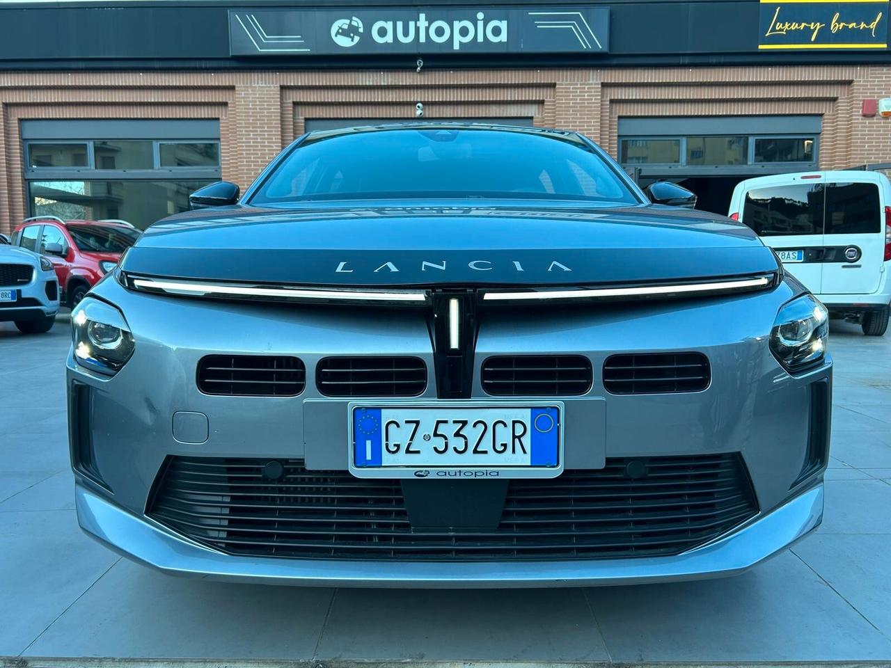 Lancia Ypsilon Hybrid e-DCT LX