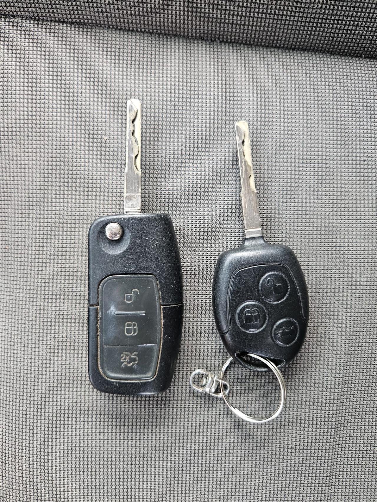 Ford Tourneo Courier 1.5 Titanium