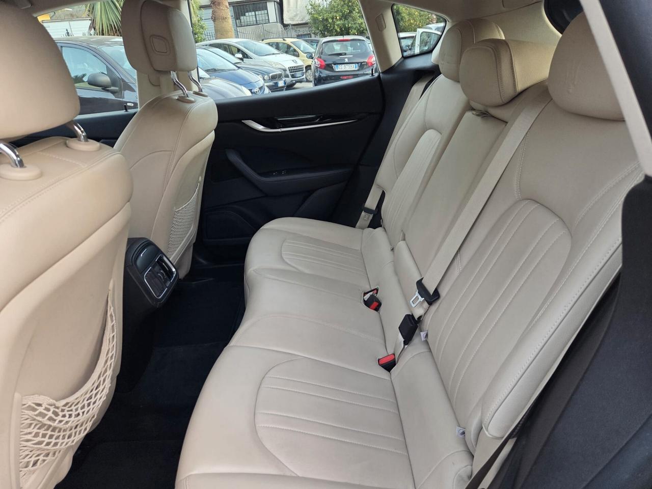 Maserati Levante V6 Diesel 275 CV AWD Granlusso - DA VETRINA !!