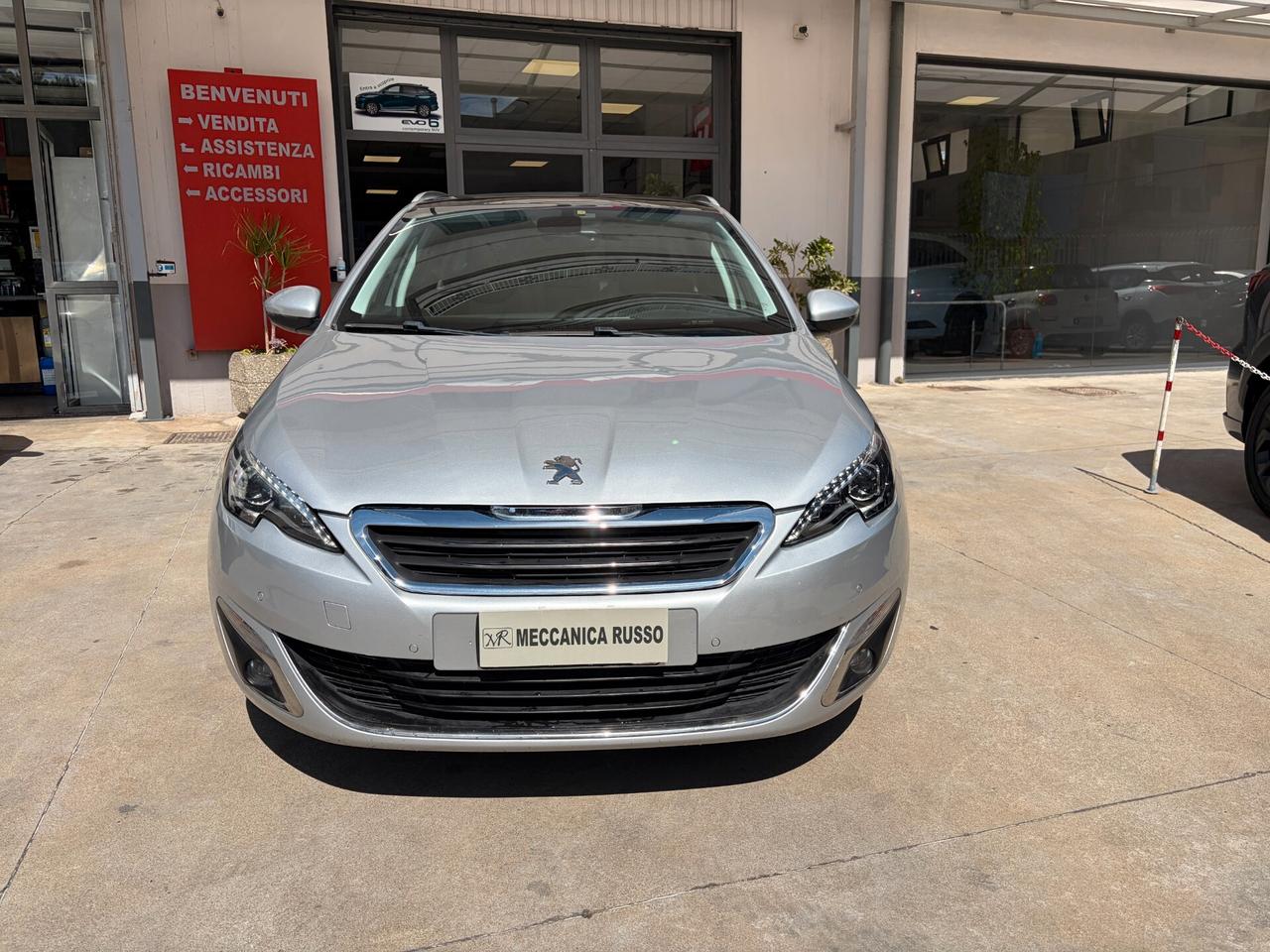 Peugeot 308 BlueHDi 120 S&S SW Allure