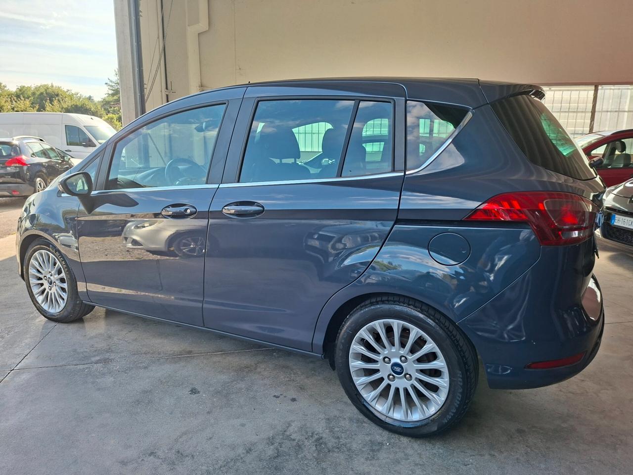 Ford B-Max 1.5 TDCI / CINGHIA FATTA / DA NEOPATENTATI