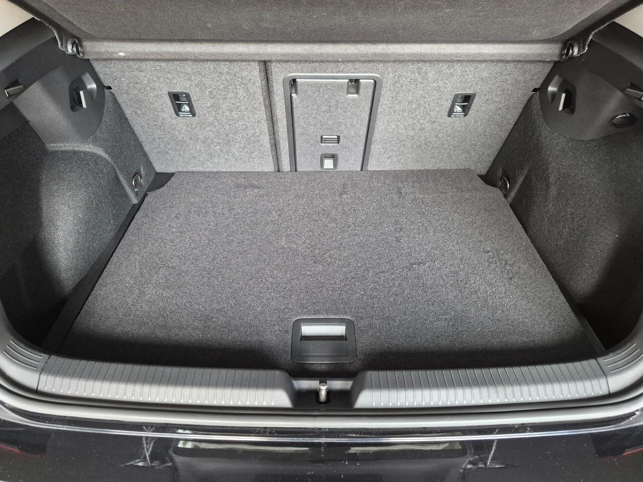 Volkswagen Golf 2.0 TDI 116CV DSG LED APPLE CAR PLAY/ANDROID AUTO DIGITAL COCKPIT PRO ACC KEYLESS AMBIENT LIGHT LANE ASSIST WIRELESS