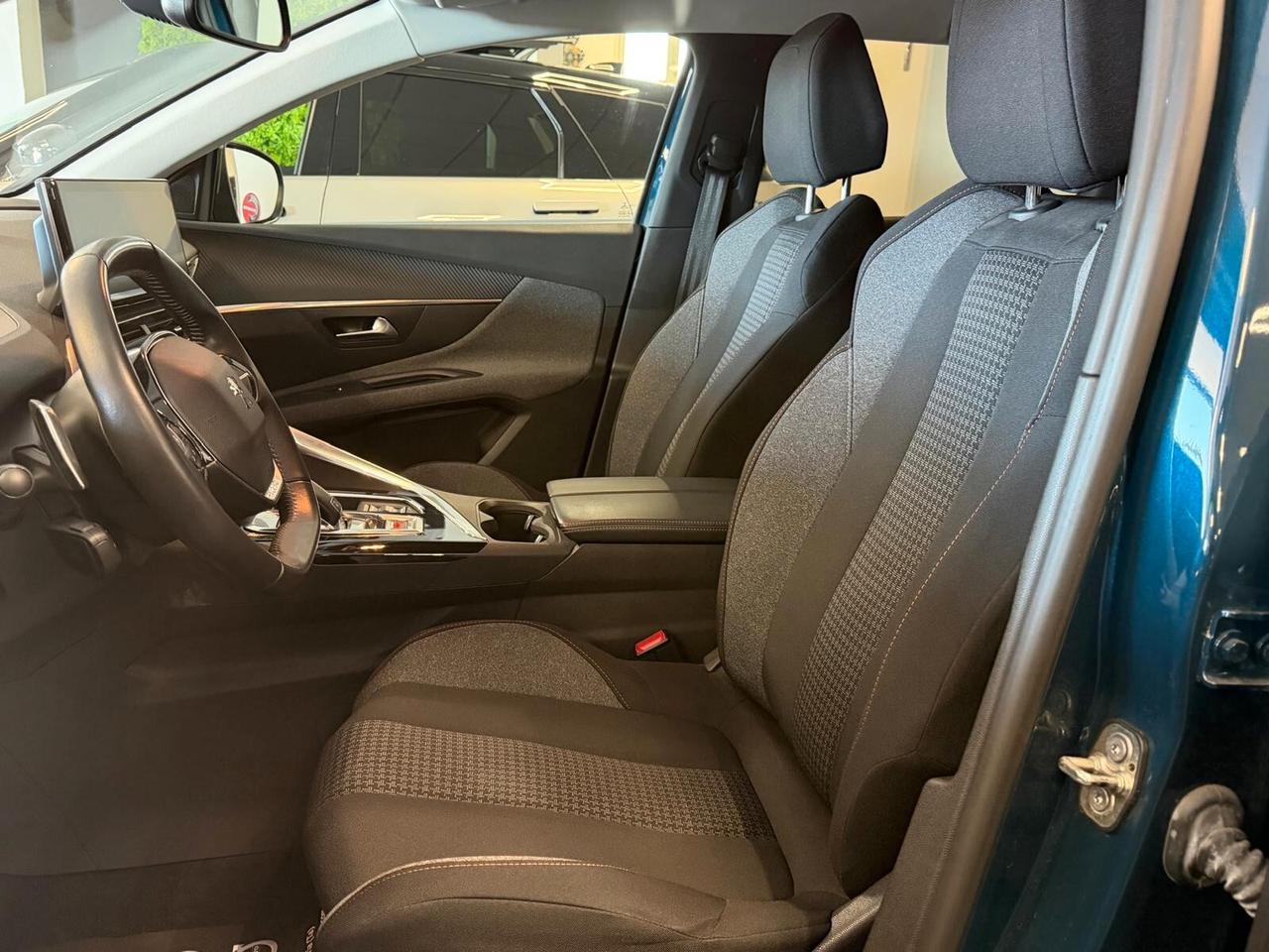 PEUGEOT 3008 1.5 EAT8 130CV 96KW NAVI CRUISE CAM ANNO 2021