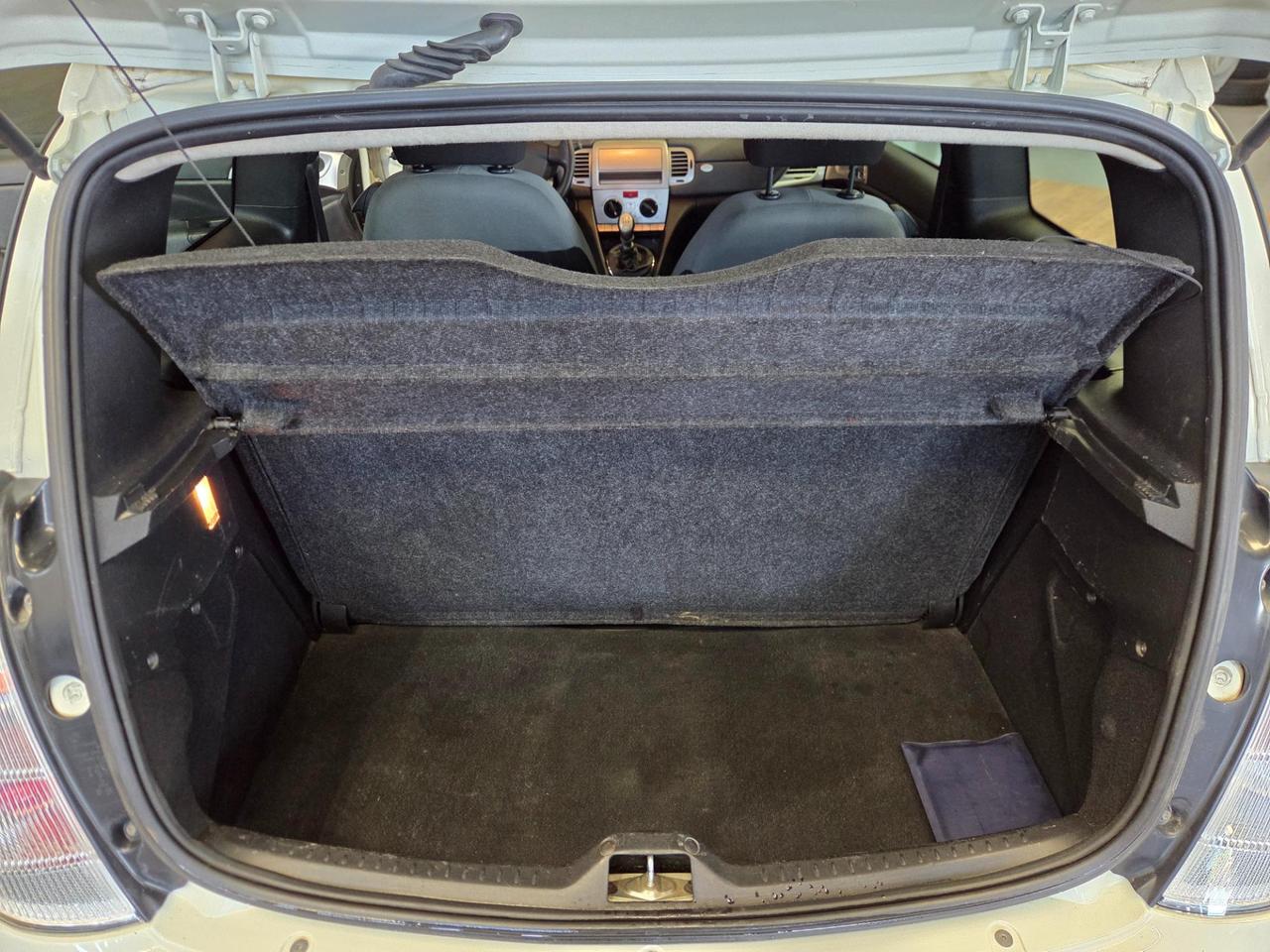 Lancia Ypsilon 3 Porte Ypsilon 1.2 8v New Oro (oro)