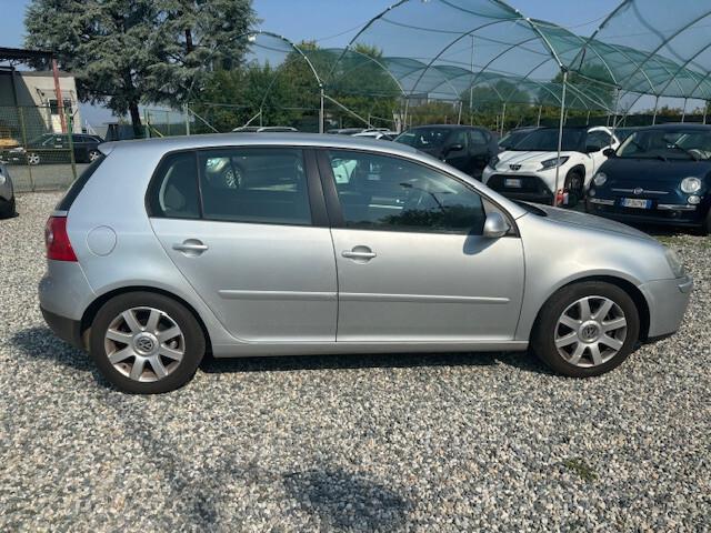 Volkswagen Golf 1.6 16V FSI 5p. Sportline