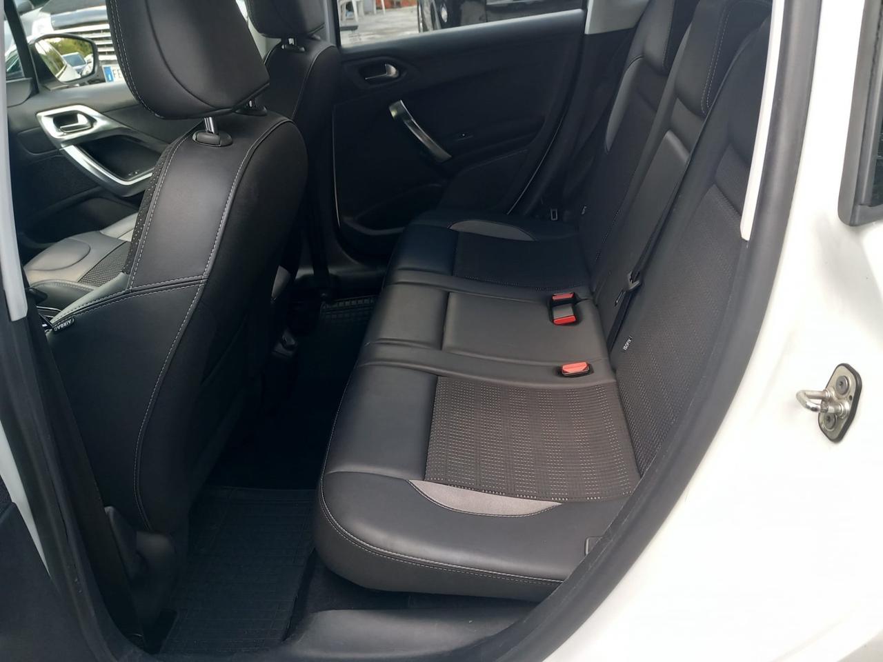 Peugeot 2008 PureTech Turbo 110 S&S Allure