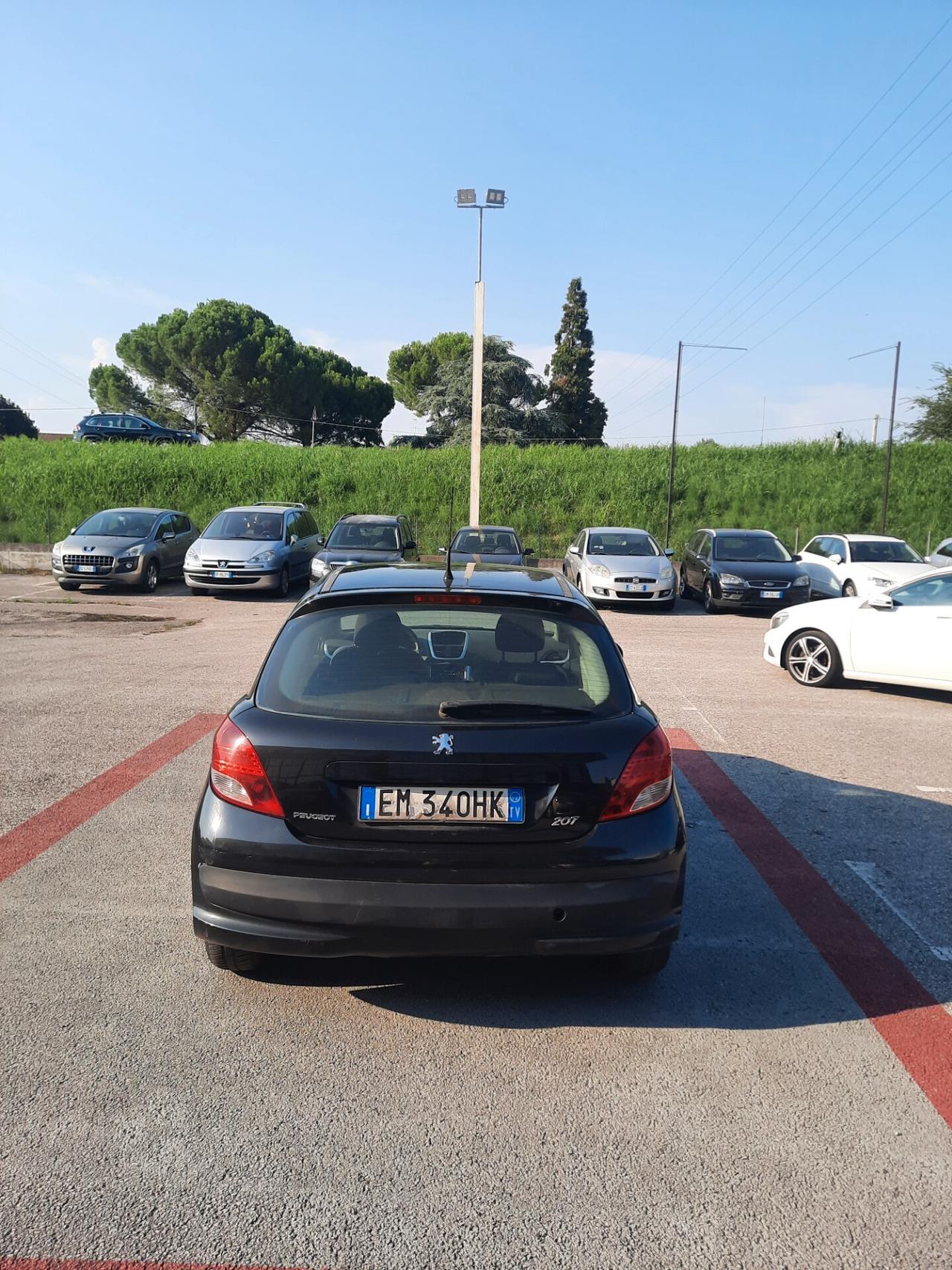 Peugeot 207 1.4 HDi 70CV 3p. OK NEOPATENTATI