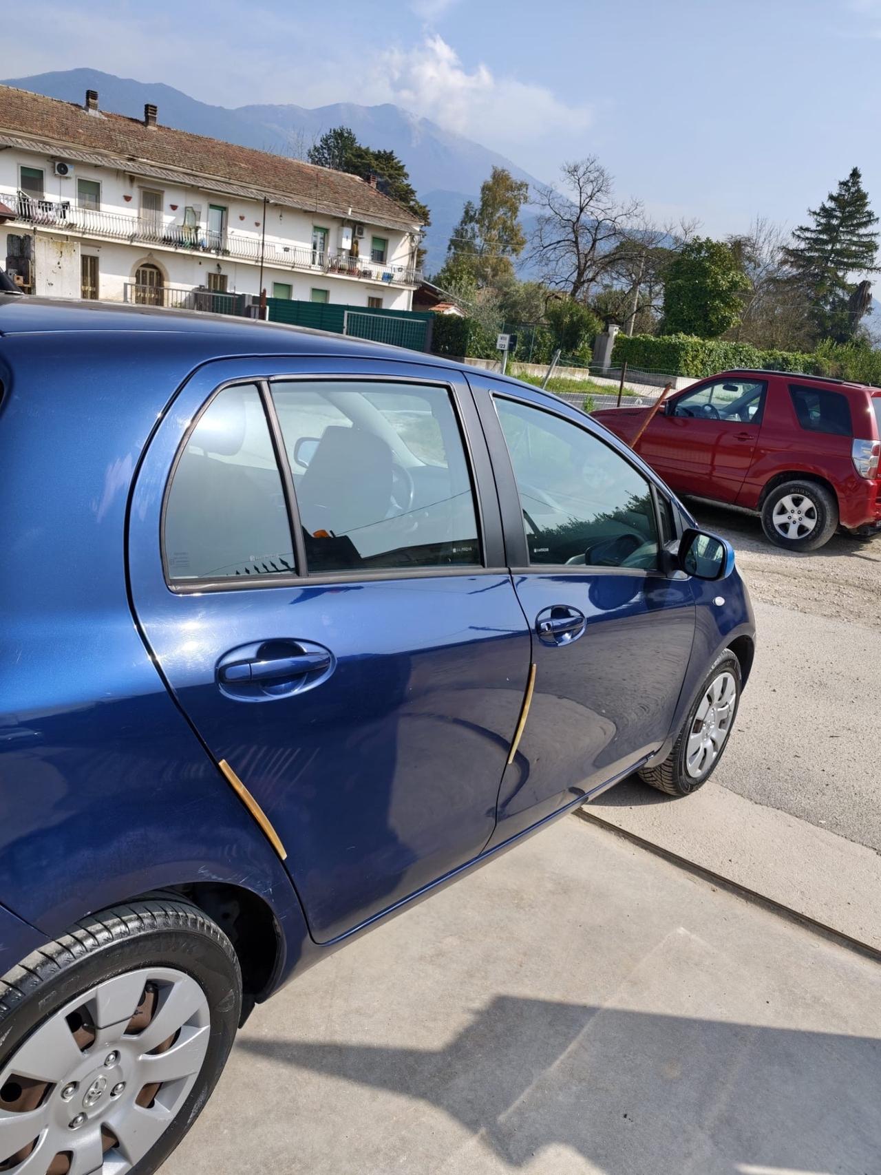 Toyota Yaris 1.0 5 porte Sol km 129 mila certificati