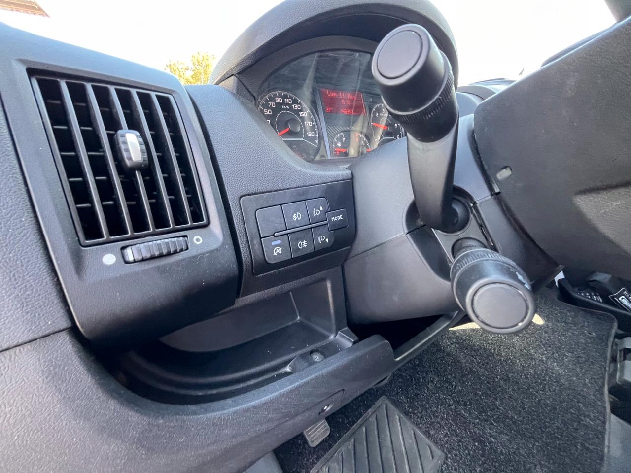 Peugeot BOXER PREMIUM 335 L3H2 2.2 BLUEHDI 140 CV.