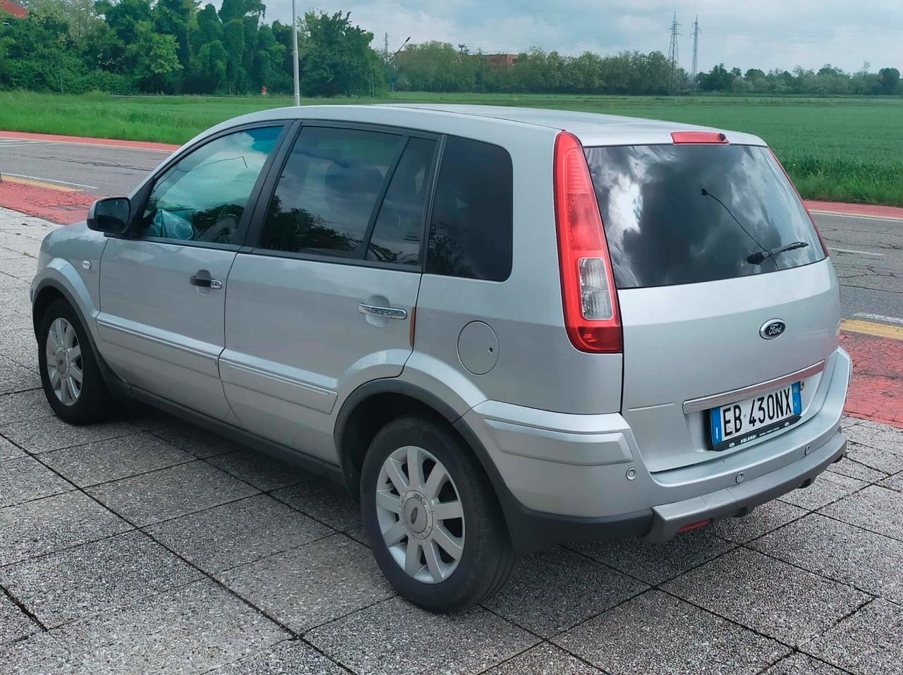 Ford Fusion FORD FUSION 1.4 16V 5p. Bz.- GPL TITANIUM