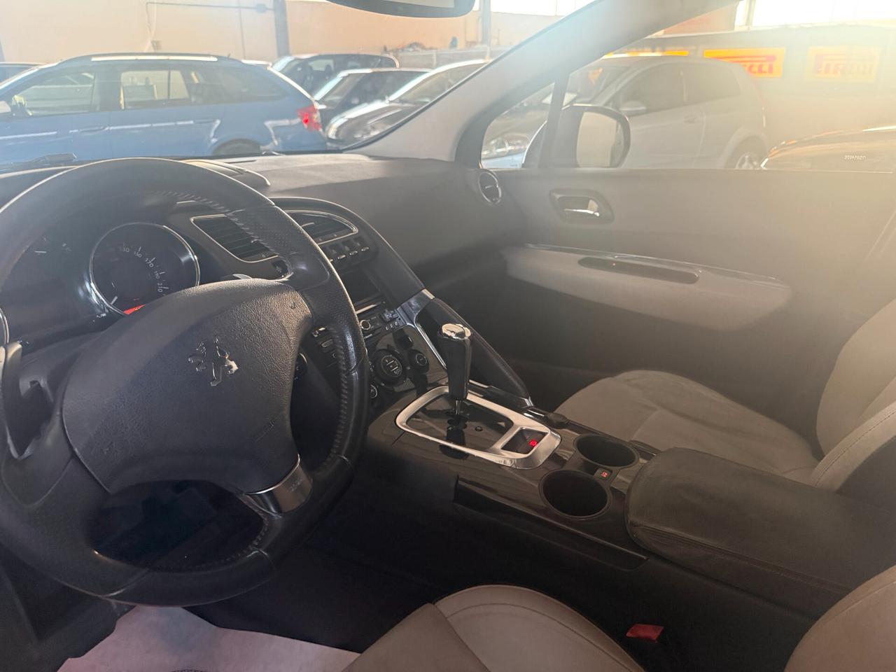 Peugeot 3008 1.6 HDi 115CV Business