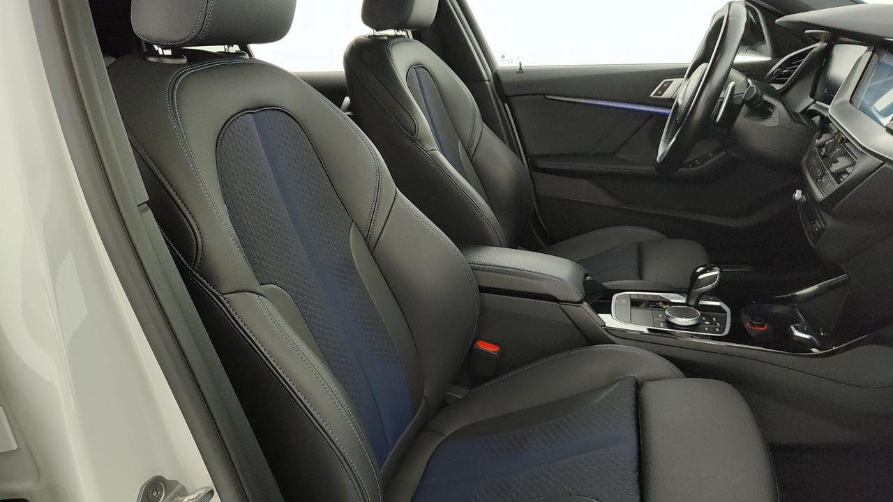 BMW Serie 1 F40 - 118d Msport auto