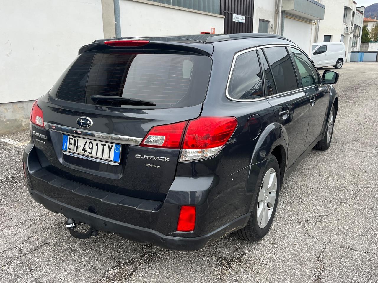 Subaru OUTBACK 2.5i Bi-Fuel Exclusive